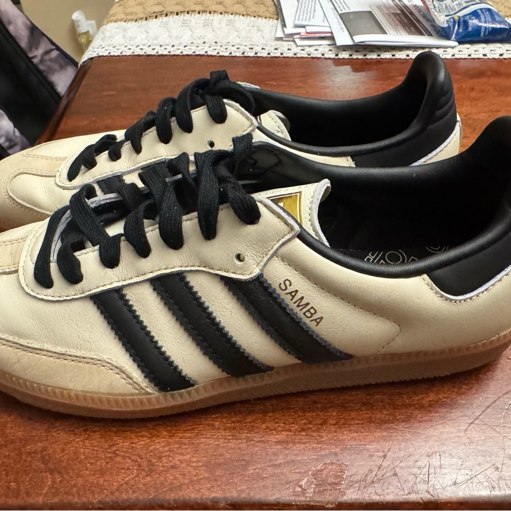 Adidas Samba Classic Sneakers • Cream/Black • Gum Sole • Retro Style - Picture 2 of 5